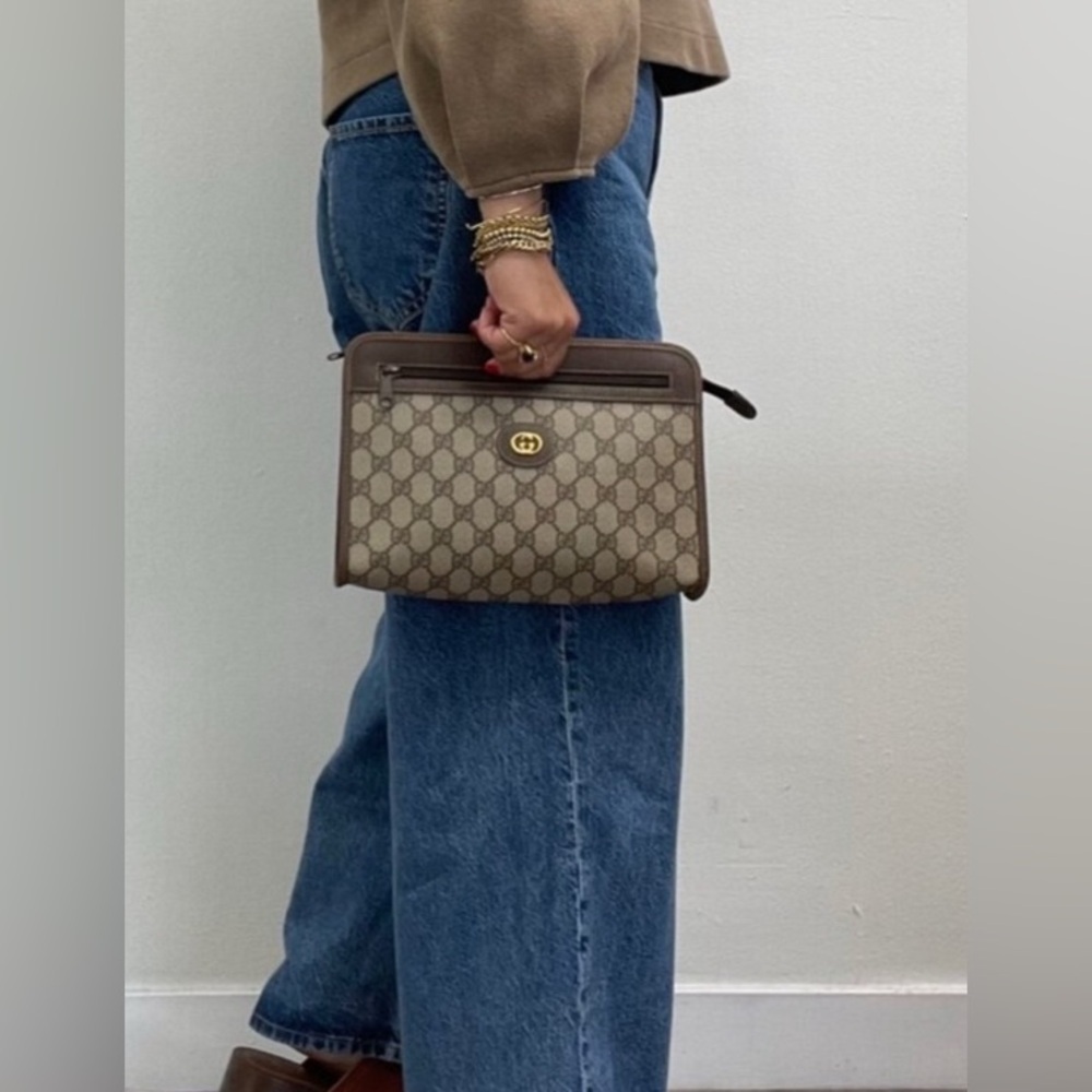 Gucci Monogram Clutch, Authentic. Euc - image 6